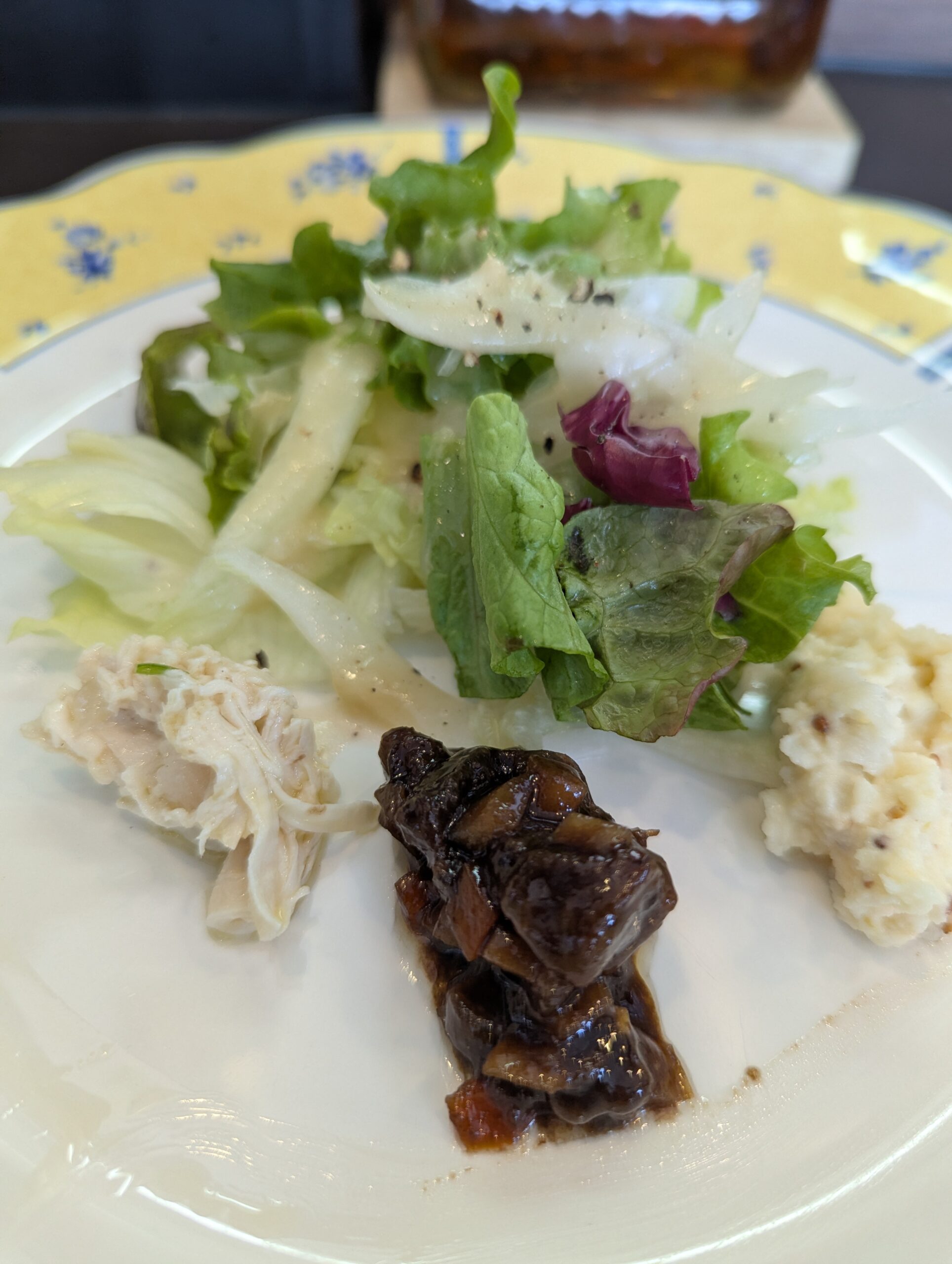 真ん中がバルサミコ酢煮